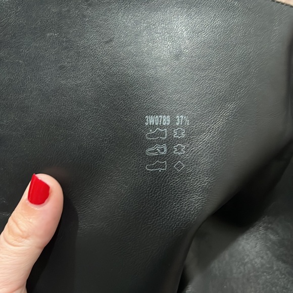 Prada boots size 37 1/2 - Picture 10 of 11